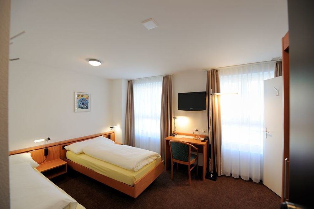 Hotel Freihof Swiss Lodge Унтерегери Номер фото