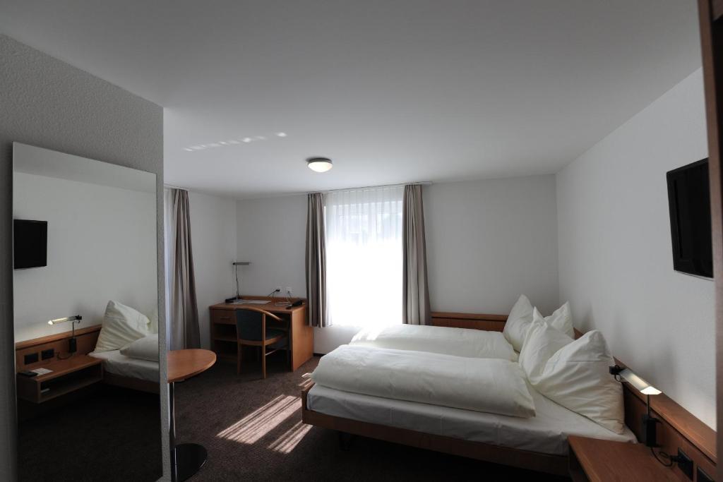 Hotel Freihof Swiss Lodge Унтерегери Номер фото
